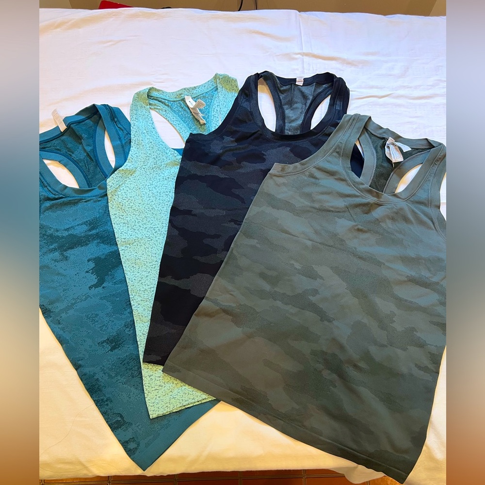 Athleta Tank bundle size Medium